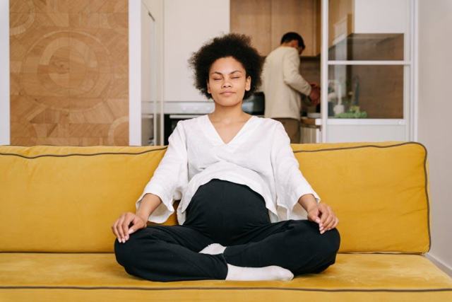 Meditation femme enceinte et grossesse : guide alimentation