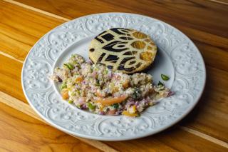Quinoa enceinte : bienfaits et recette de salade pour la grossesse