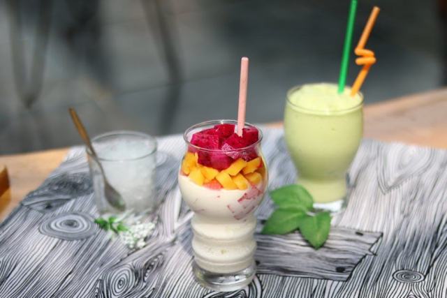 Smoothies et smoothie bowls pendant la grossesse : conseils et recettes