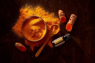 Curcuma enceinte : épice autorisée ou à éviter en grossesse ?